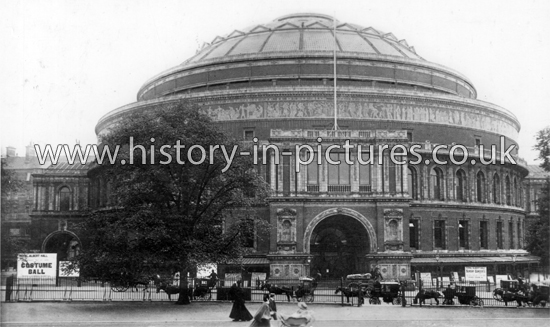 The Rotal Albert Hall, Kensington, London. c.1912